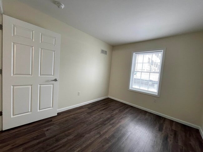 Building Photo - 20 Sentinel Court