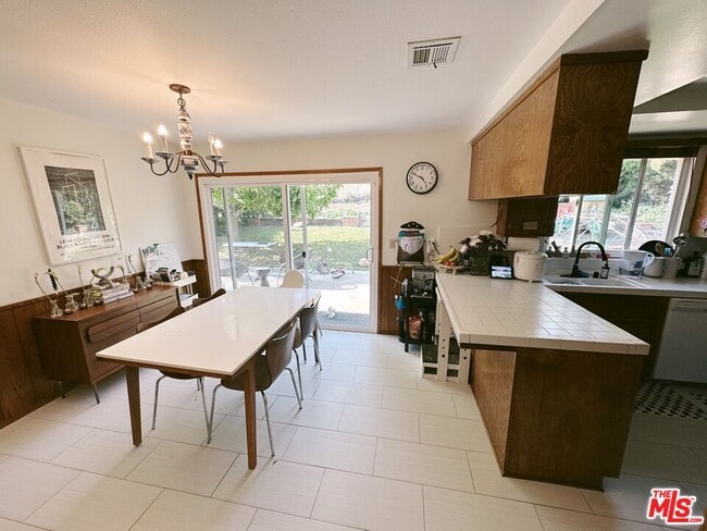 Building Photo - 3839 Pirate Dr