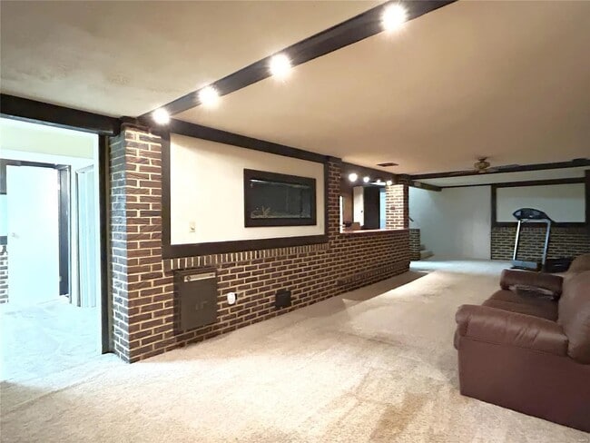 Building Photo - 840 Campion Ln