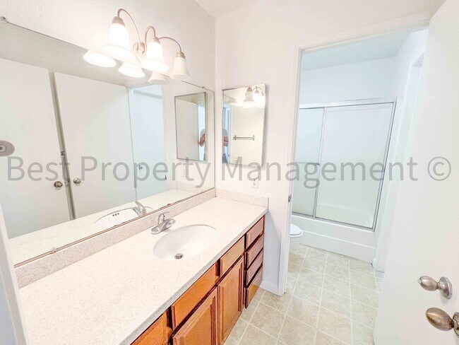 Building Photo - Perfect Shape Warm Springs Condo next to J...