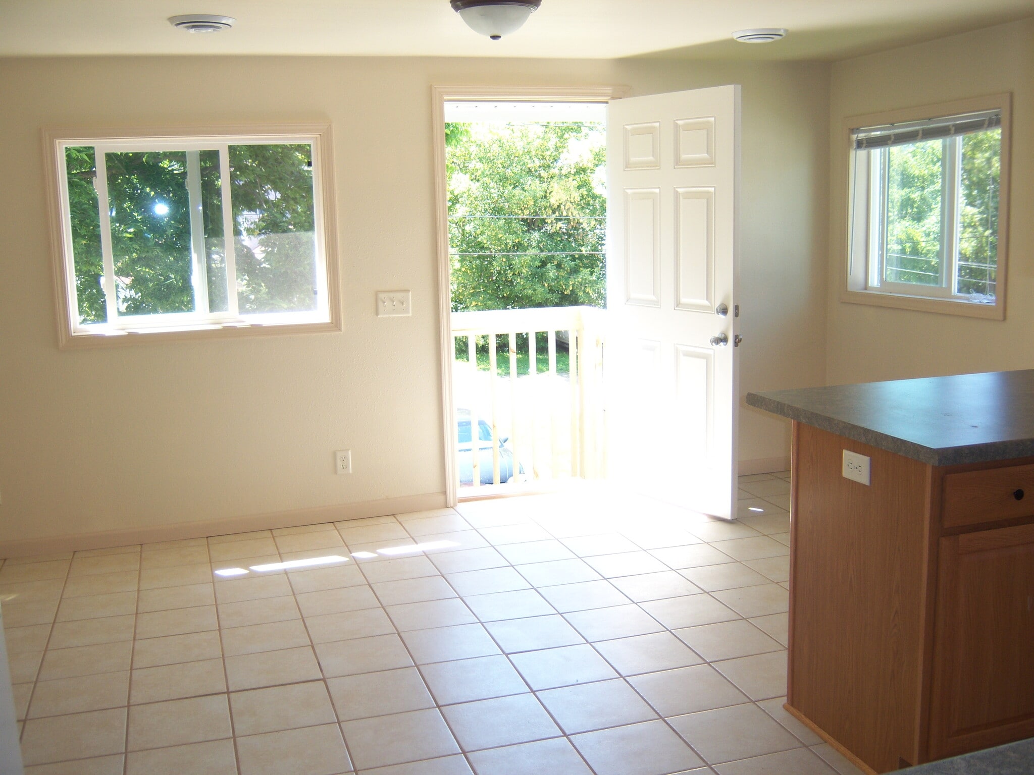 Building Photo - 1014 Oxford Ave