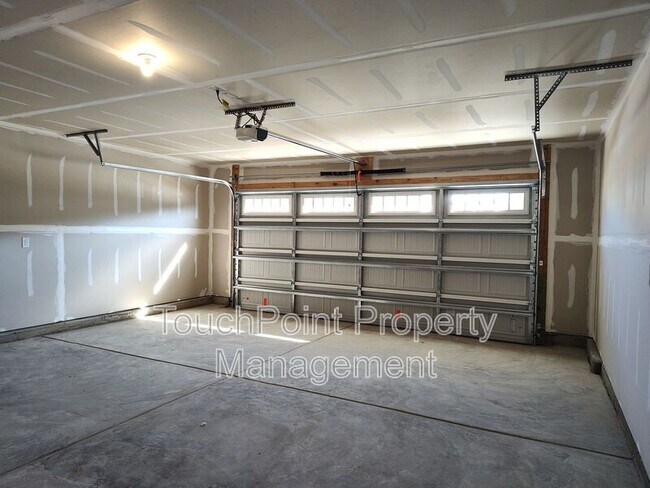 Building Photo - 3247 Crawford Ave