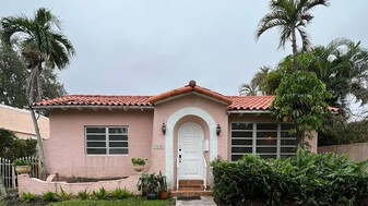 Building Photo - 2130 SW 23rd Ter