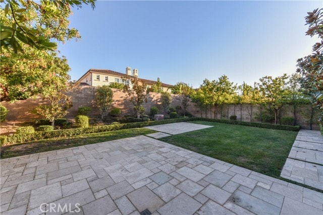 Building Photo - 40 Skyward