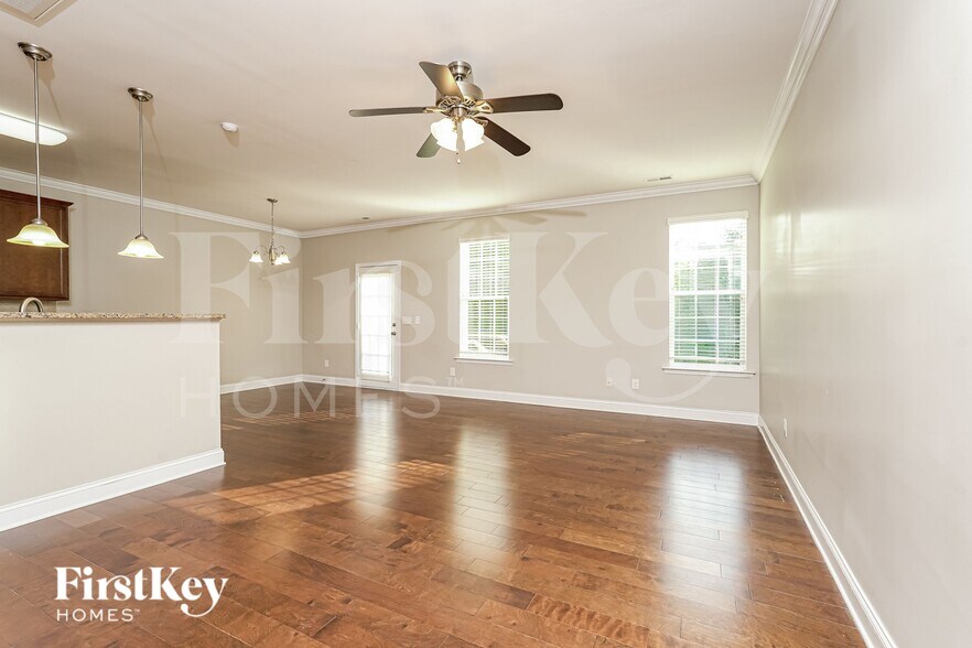 Building Photo - 1643 Ashmead Ln