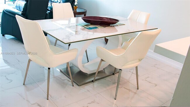 Building Photo - 18100 N Bay Rd