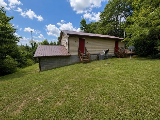 Building Photo - 122 Co Rd 513