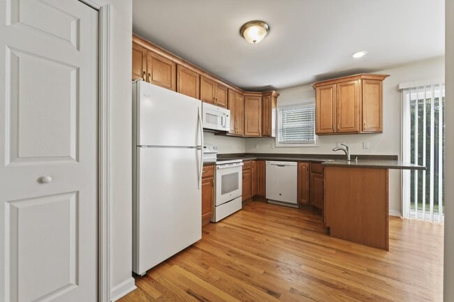 Building Photo - 54 Plank Rd