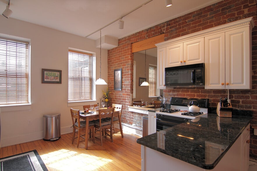 Building Photo - 39 Biltmore Ave