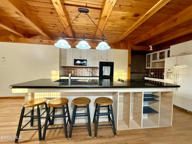 Building Photo - 7 McGowan Way