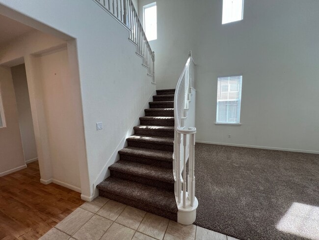 Building Photo - 2553 Acapulco Way
