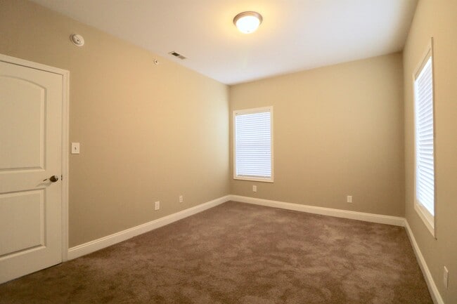 Building Photo - 302 Capstone Dr