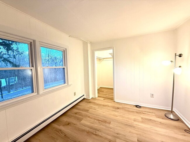 Building Photo - 473 Wilbur Ave