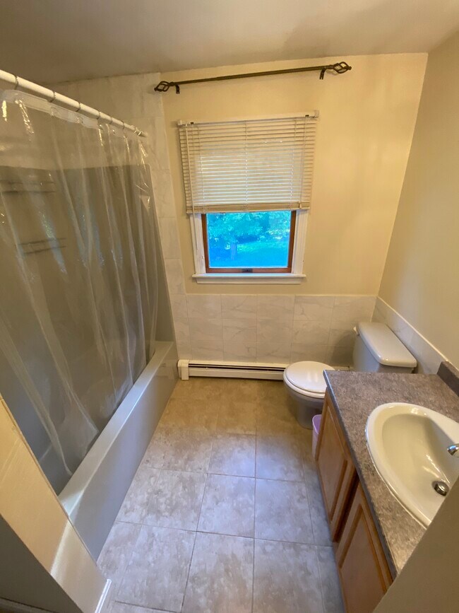 Building Photo - 18 Grove St