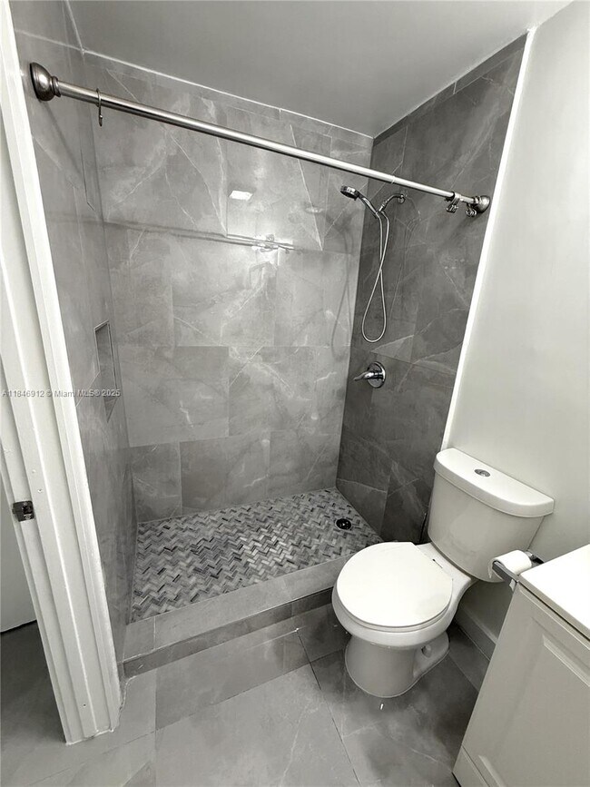 Building Photo - 624 Westward Dr