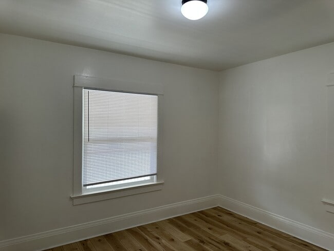 Building Photo - Ceres 3 bed 2 bath 2 story home