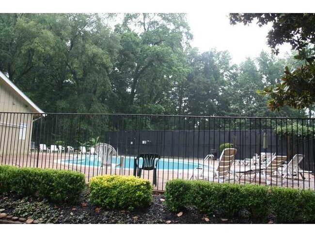 Building Photo - 2196 Palmyra Dr