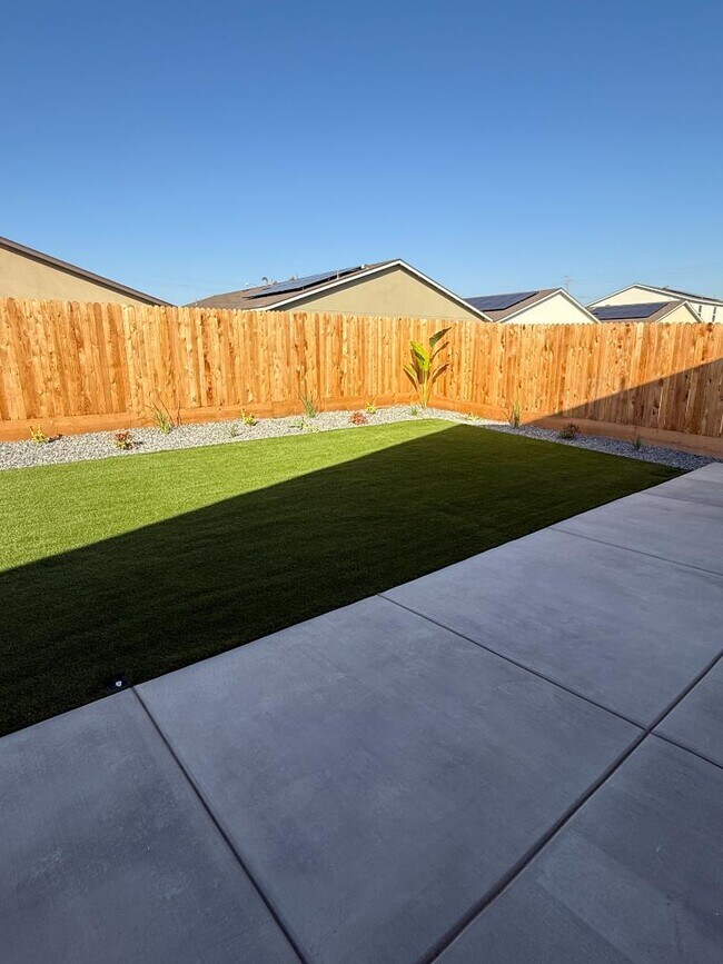 Building Photo - 7006 W Grove Ave