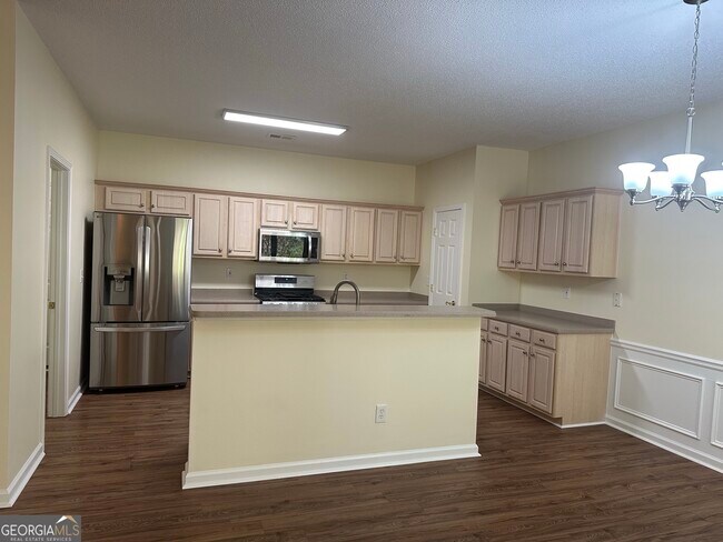 Building Photo - 124 Cottesford Dr SW