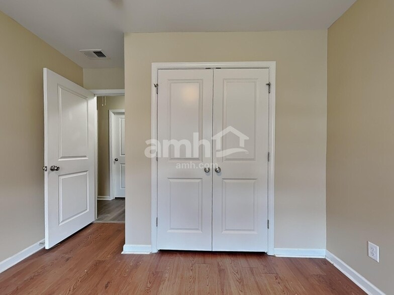 Building Photo - 42 Sand Valley Ct