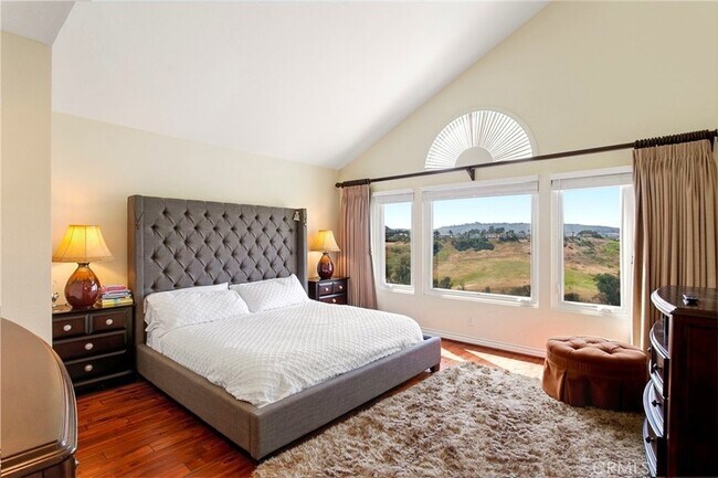 Building Photo - 28921 Via Pasatiempo