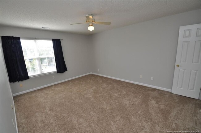 Building Photo - 117 Tiverton Woods Dr
