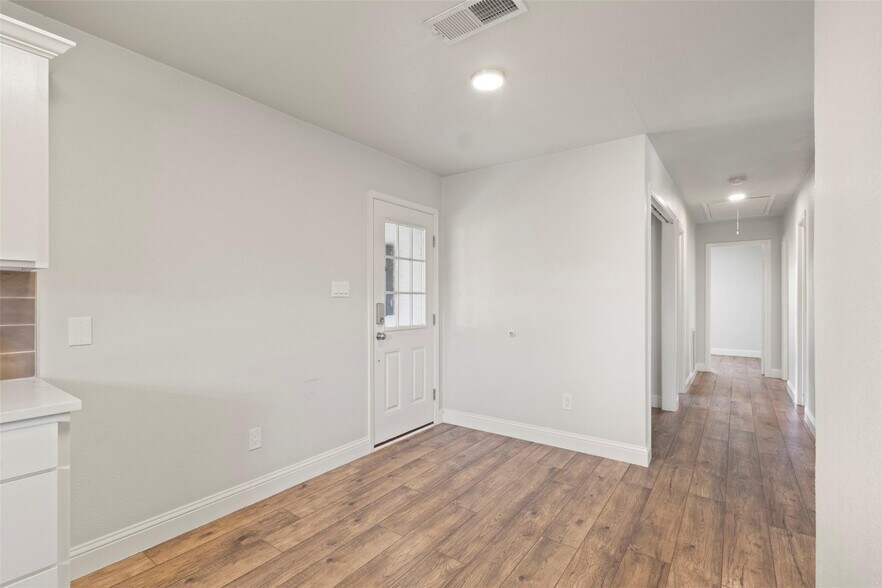 Building Photo - 314 Woodard St