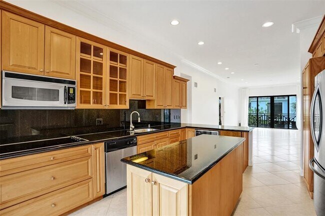 Building Photo - 1658 S Ocean Ln