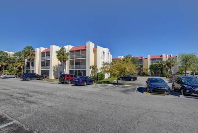 Primary Photo - 626 NW 13th St