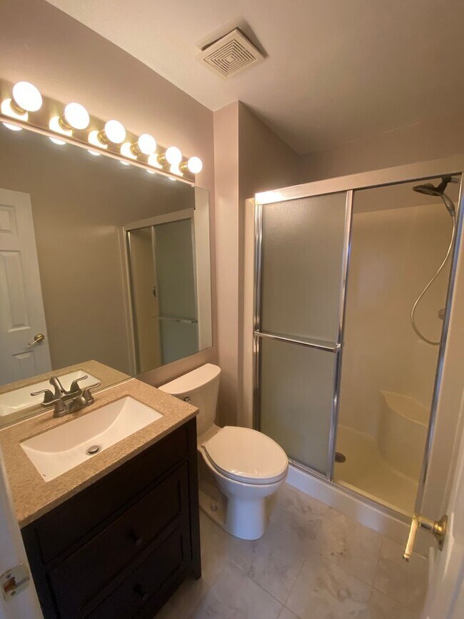 Building Photo - Charming 3 Bedroom/2 Full Bath/2 Half Bath Townhome in Constant Friendship, MD!