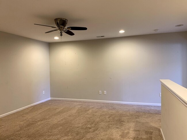 Building Photo - 204 Princess Pl