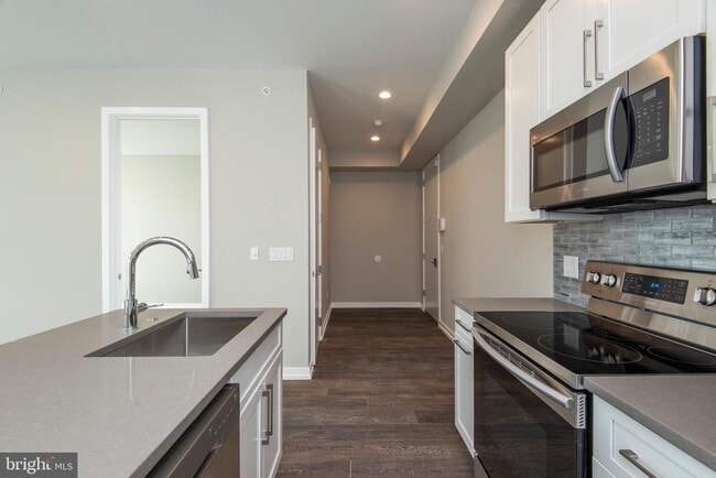 Building Photo - 1340 S 13th St