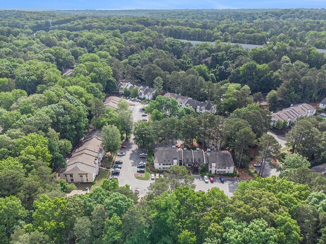 Building Photo - Sunlit 2BD/2BA with Fireplace in Peaceful ...