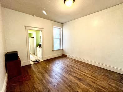 Building Photo - 1212 E 3rd St