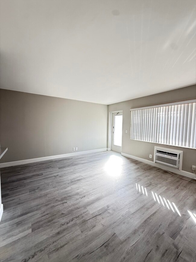 Building Photo - 130 Hastings H