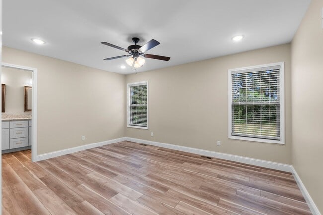 Building Photo - Charming 3 Bedroom, 2 Bathroom Home in Jac...