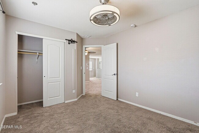 Building Photo - 1041 Earthstar Pl