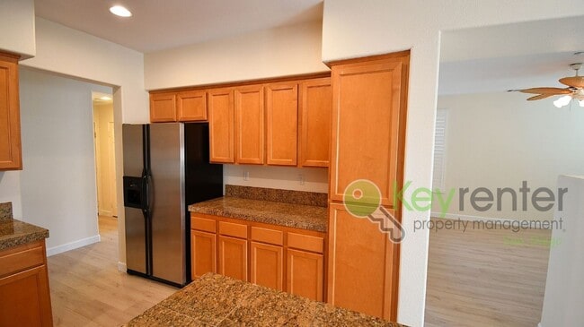 Building Photo - Poway Unified School District | Townhouse in The 4S Ranch| Quick and convenient access to SR-56