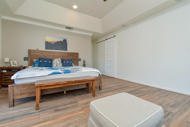 Building Photo - 2600 Nantucket Dr