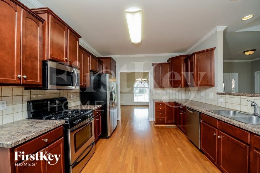 Building Photo - 201 Bethlehem Dr