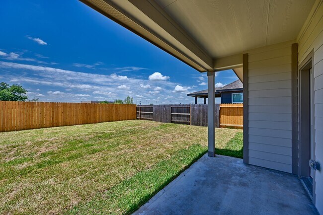 Building Photo - 1053 Lilly Ln