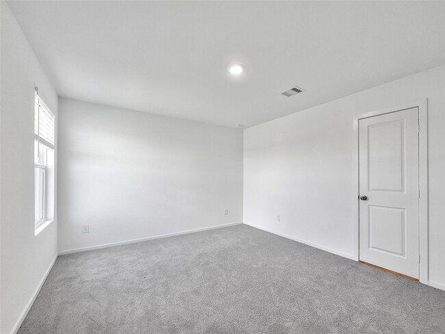 Building Photo - 207 Brandi Dr