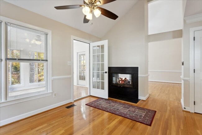 Building Photo - Kingsmill Gem