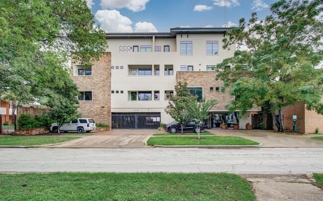 Building Photo - 510 Lovett Blvd