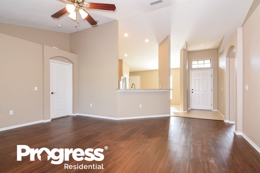 Building Photo - 1816 Forest Hill Dr