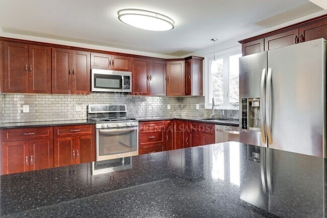 Building Photo - 19 Norton St