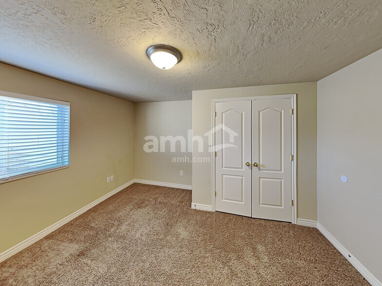 Building Photo - 96 N 1660 W