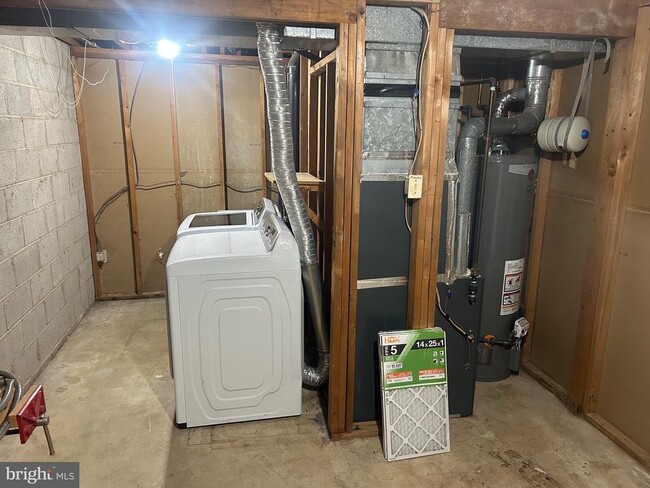 Building Photo - 7051 Knighthood Ln