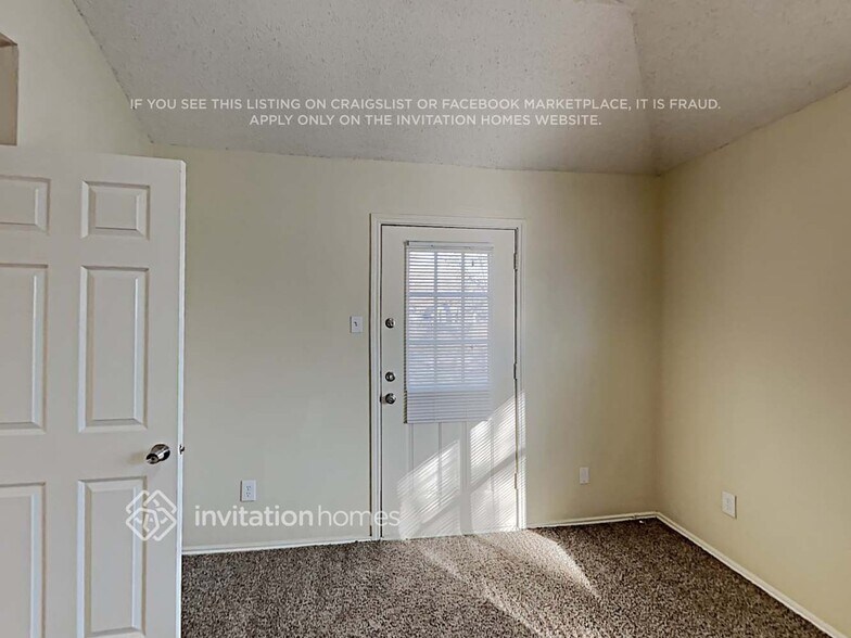 Building Photo - 2541 Rialto Way