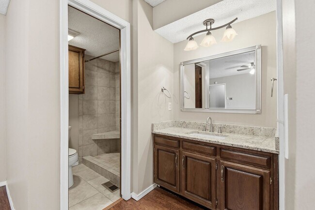 Building Photo - 7001/7003 S Indianapolis Ave Duplex